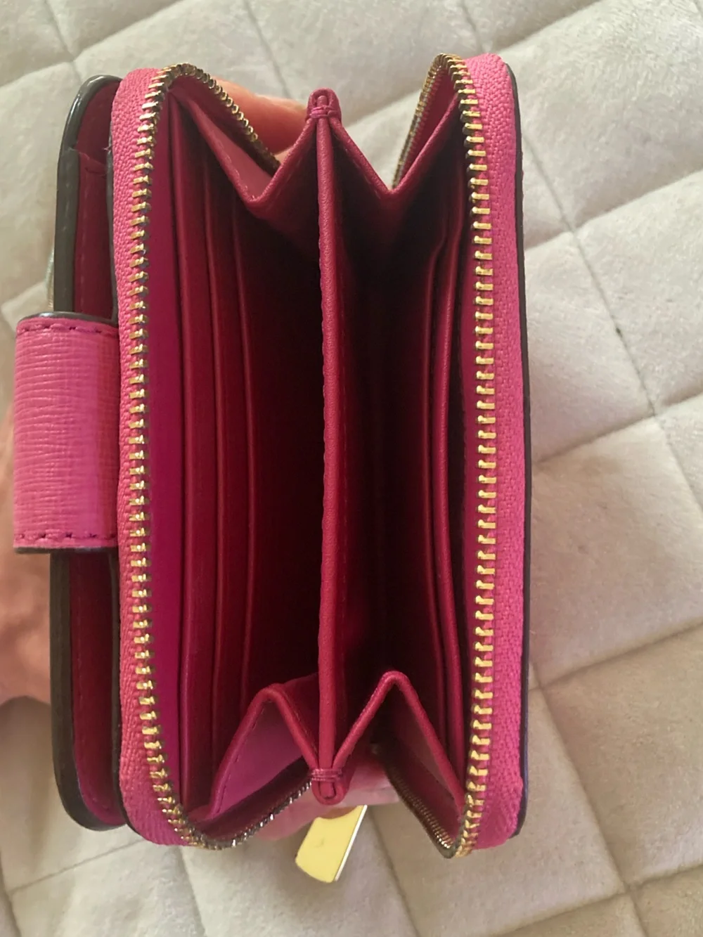 NWOT Coach Saffiano Wallet Bright Pink Fuchsia Leather Billfold Zip-Around Gold